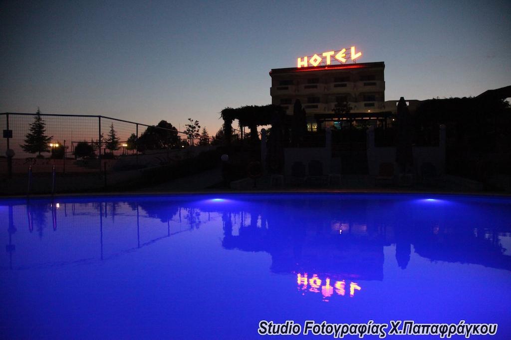 Alexander Hotel セレス エクステリア 写真