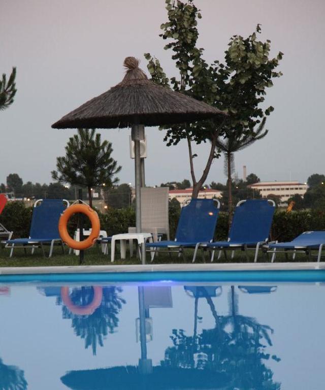 Alexander Hotel セレス エクステリア 写真